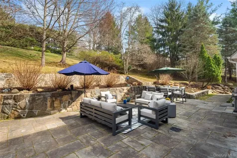 230 Ridgecrest Road Briarcliff Manor NY 10510