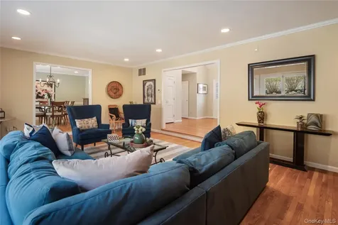230 Ridgecrest Road Briarcliff Manor NY 10510