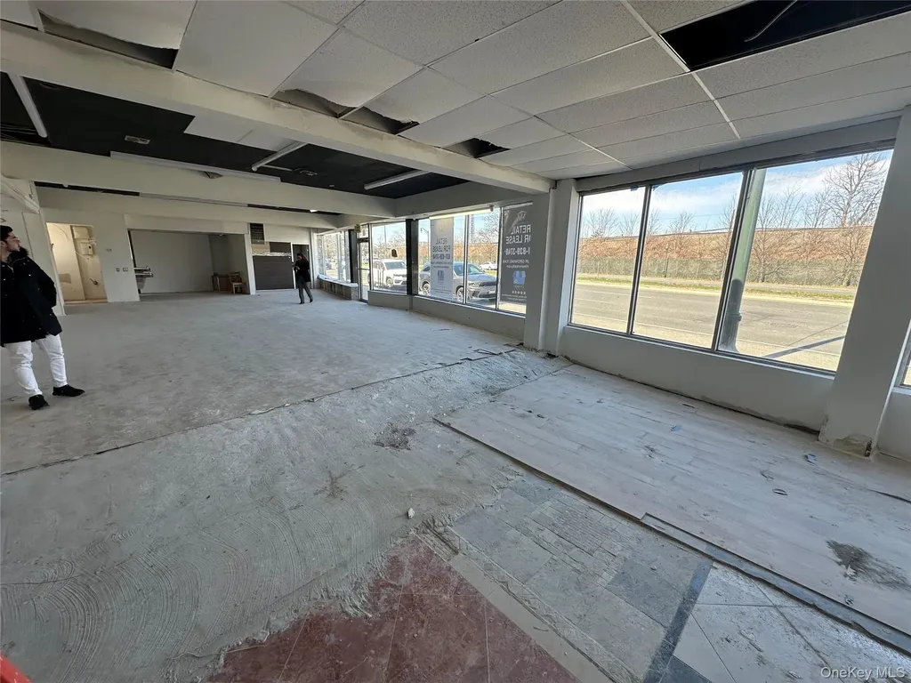 201 Sunrise Highway Lynbrook NY 11563