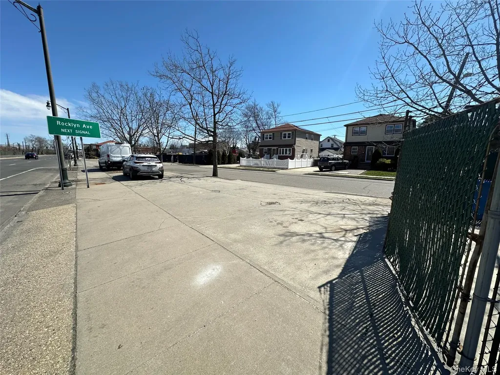 201 Sunrise Highway Lynbrook NY 11563