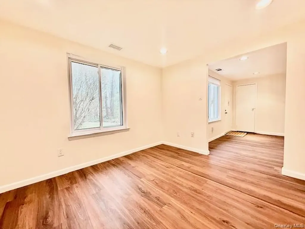 155 Golf Lane Medford NY 11763