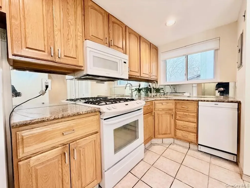 155 Golf Lane Medford NY 11763