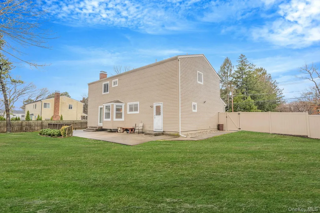 427 Bicycle Path Port Jefferson NY 11776