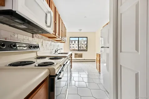 508 Central Park Avenue Scarsdale NY 10583