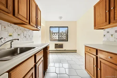 508 Central Park Avenue Scarsdale NY 10583