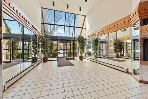 508 Central Park Avenue Scarsdale NY 10583