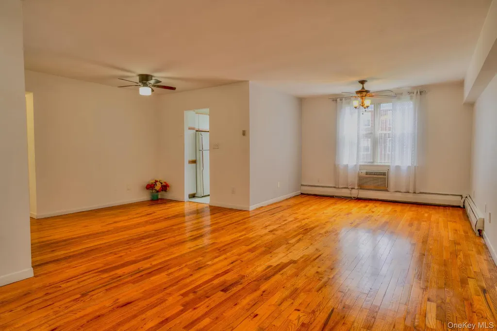 20 Daley Place Lynbrook NY 11563