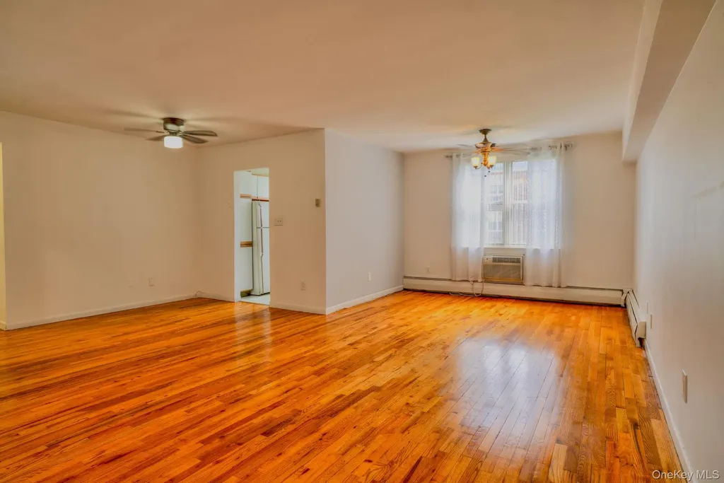 20 Daley Place Lynbrook NY 11563