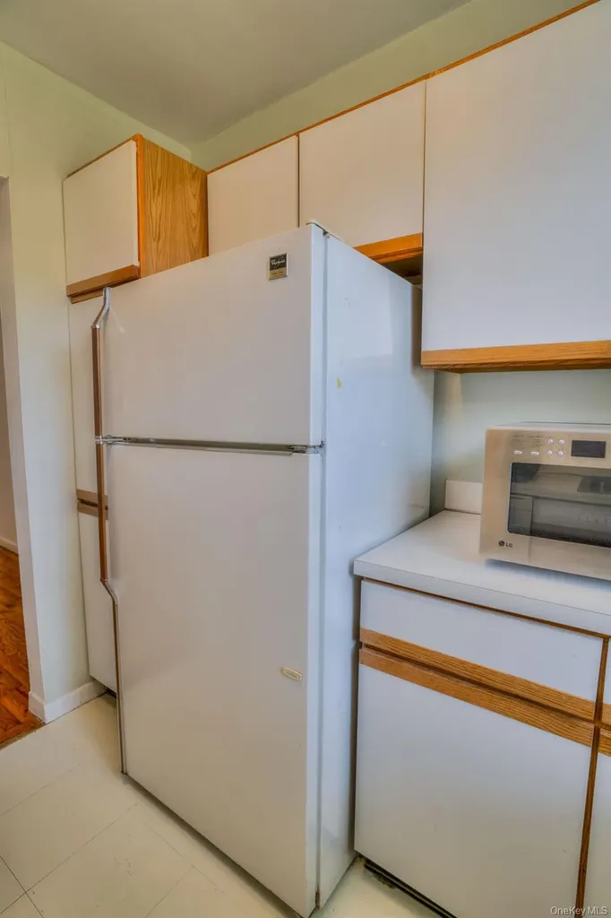 20 Daley Place Lynbrook NY 11563