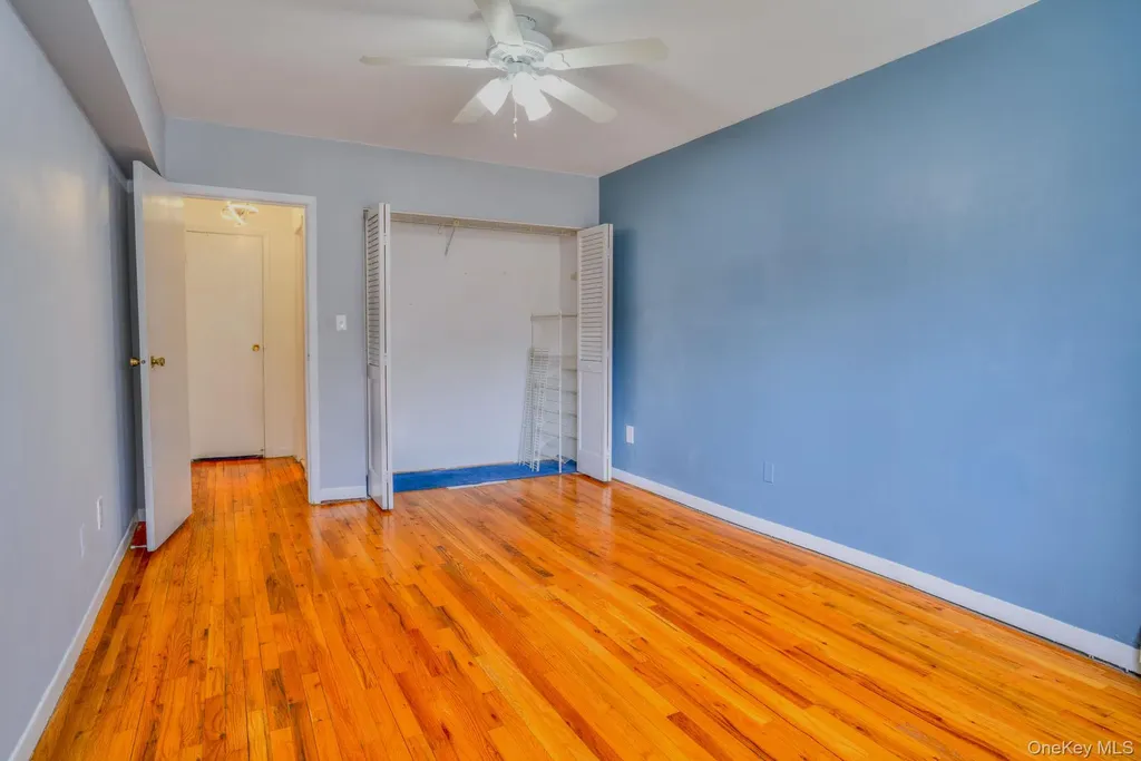 20 Daley Place Lynbrook NY 11563