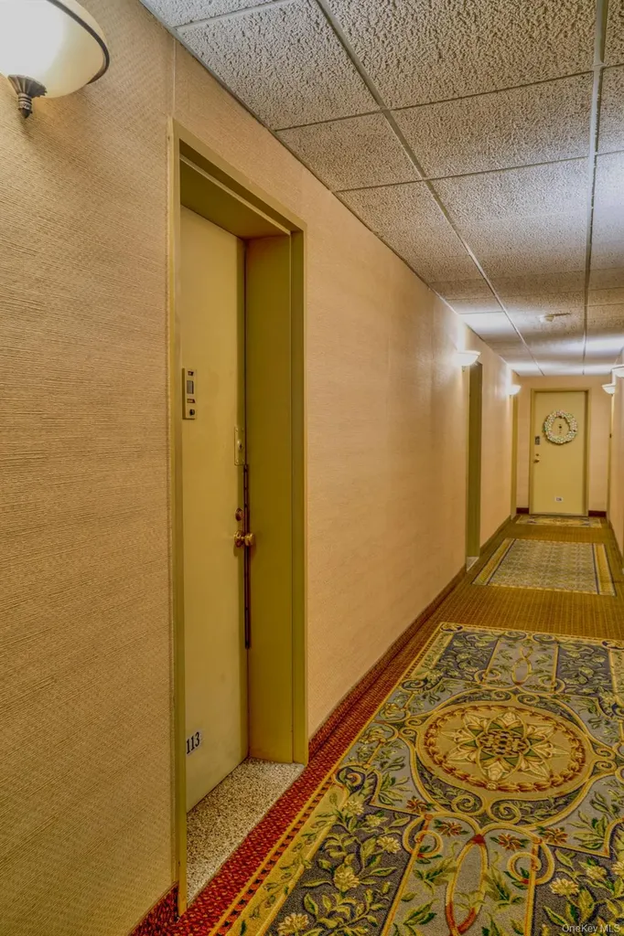 20 Daley Place Lynbrook NY 11563