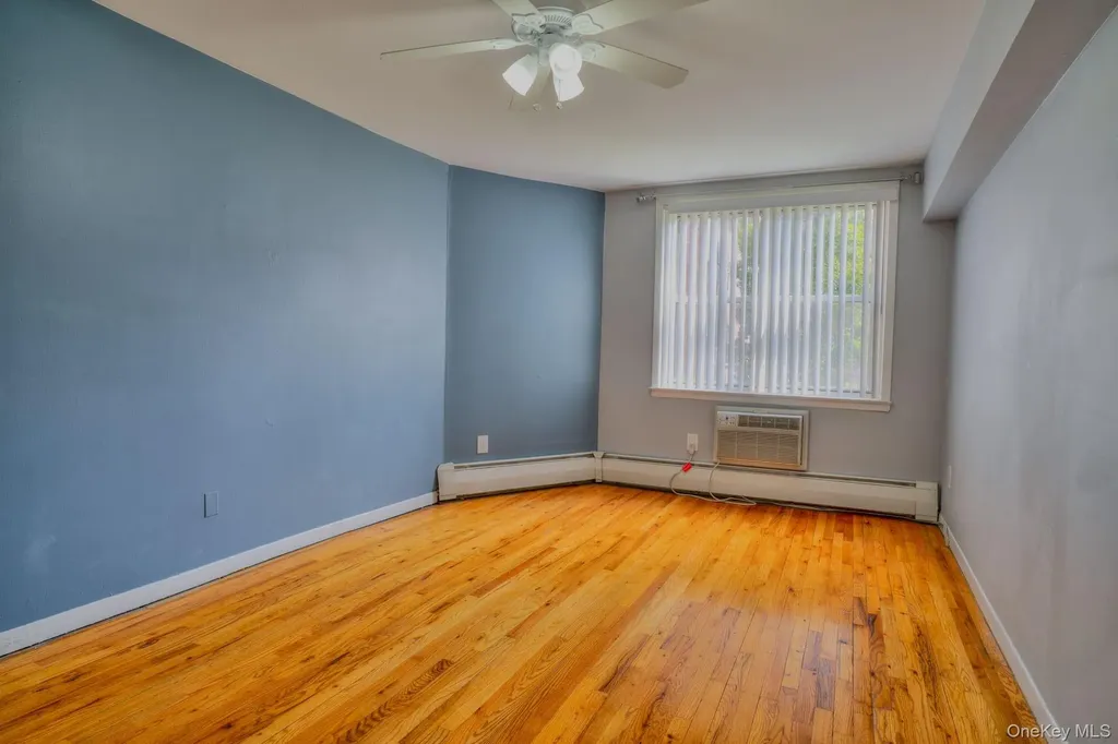 20 Daley Place Lynbrook NY 11563