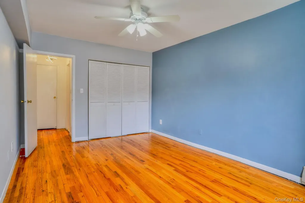 20 Daley Place Lynbrook NY 11563