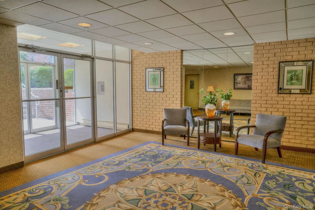 20 Daley Place Lynbrook NY 11563