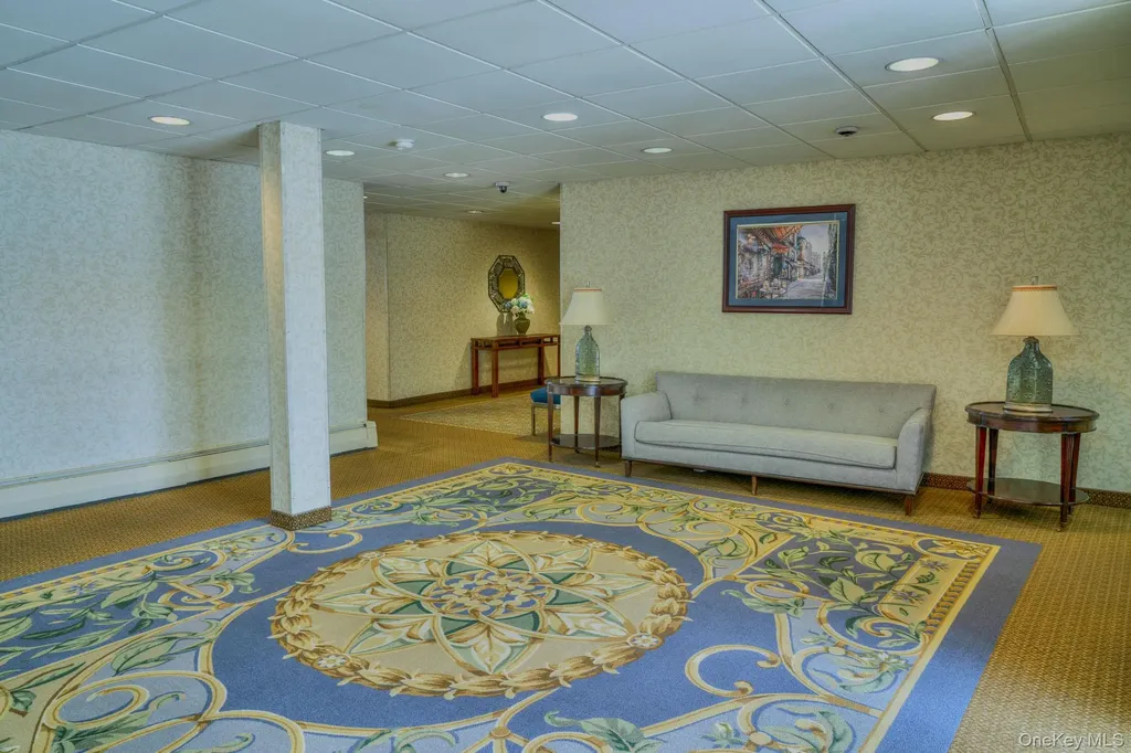 20 Daley Place Lynbrook NY 11563