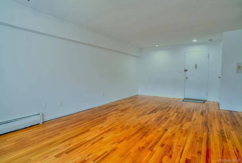 20 Daley Place Lynbrook NY 11563