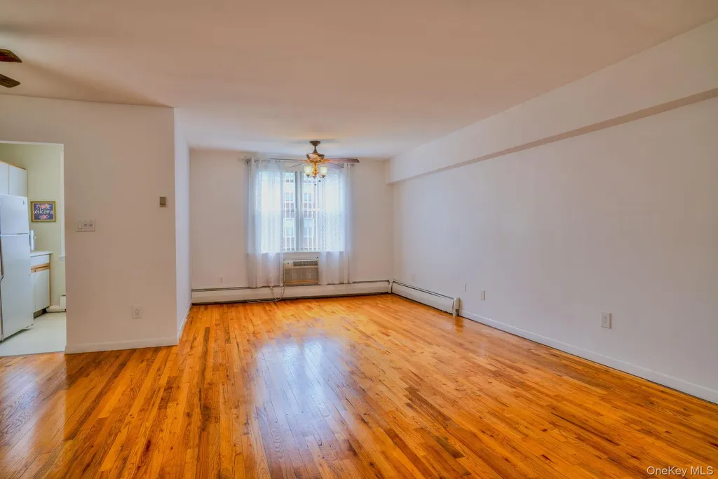 20 Daley Place Lynbrook NY 11563