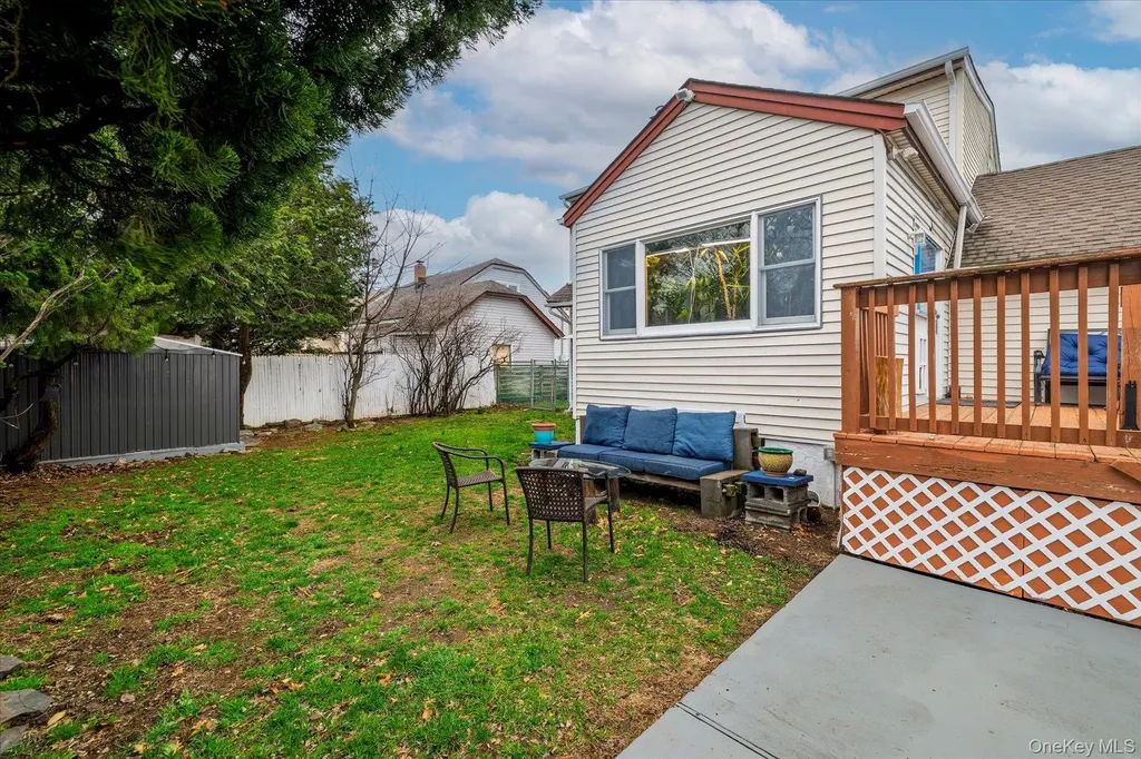 3305 4th Street Oceanside NY 11572