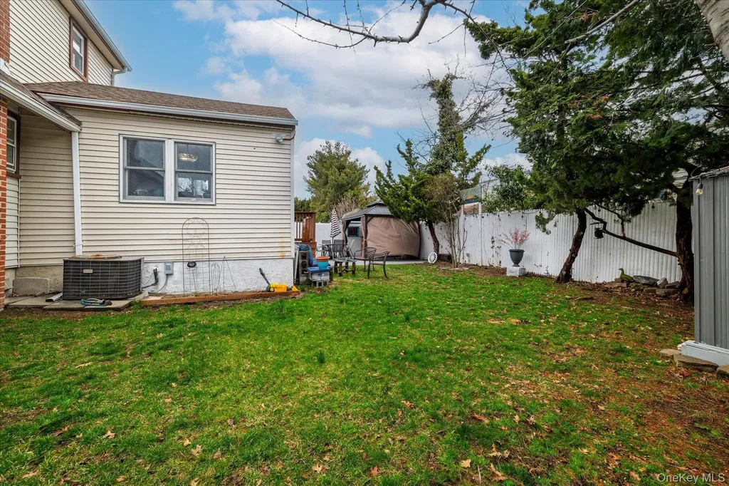 3305 4th Street Oceanside NY 11572