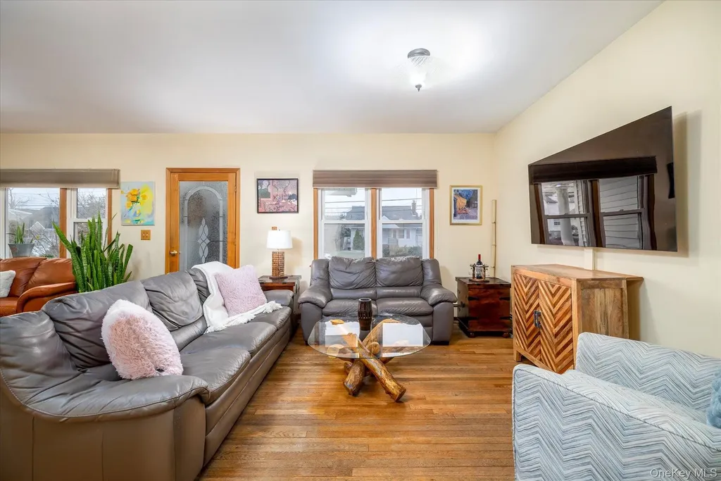 3305 4th Street Oceanside NY 11572