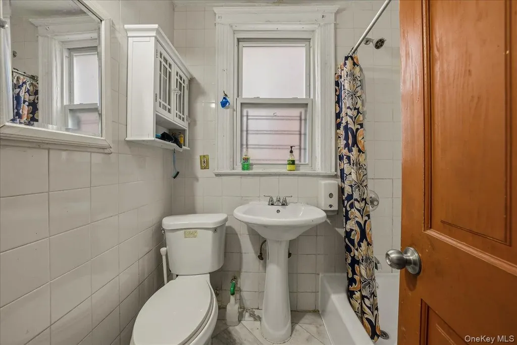 2304 Glebe Avenue Bronx NY 10462