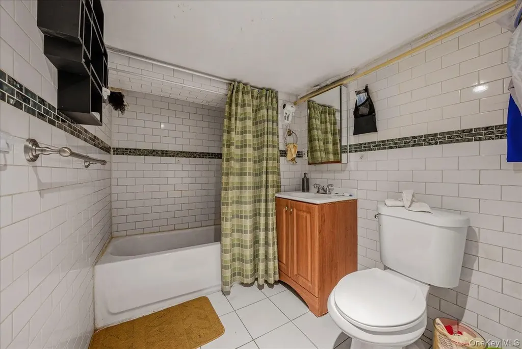 2304 Glebe Avenue Bronx NY 10462