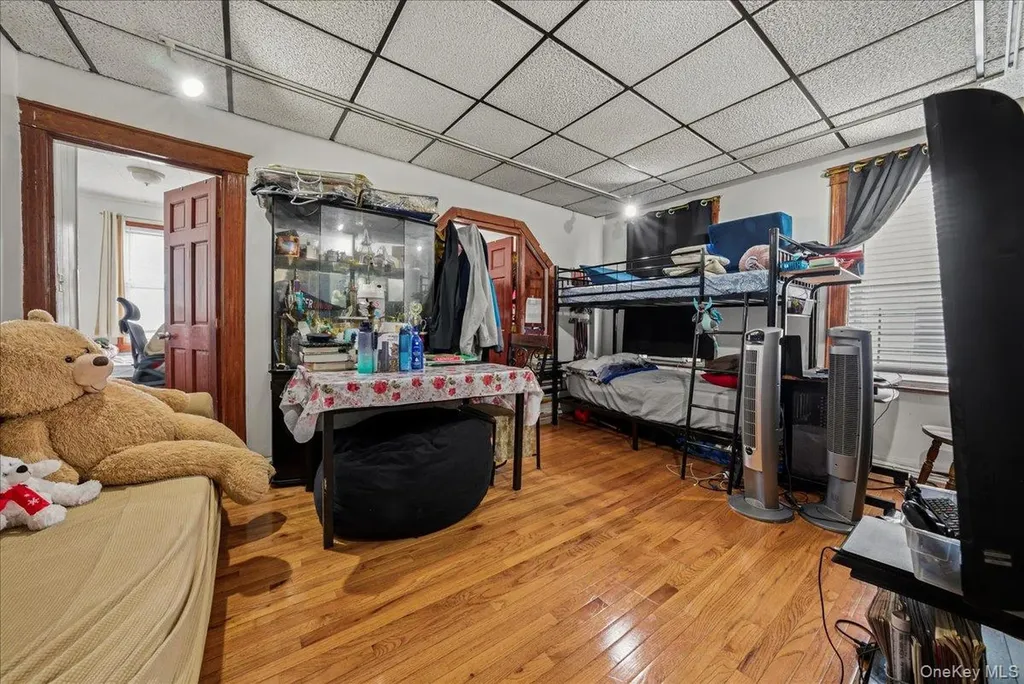 2304 Glebe Avenue Bronx NY 10462