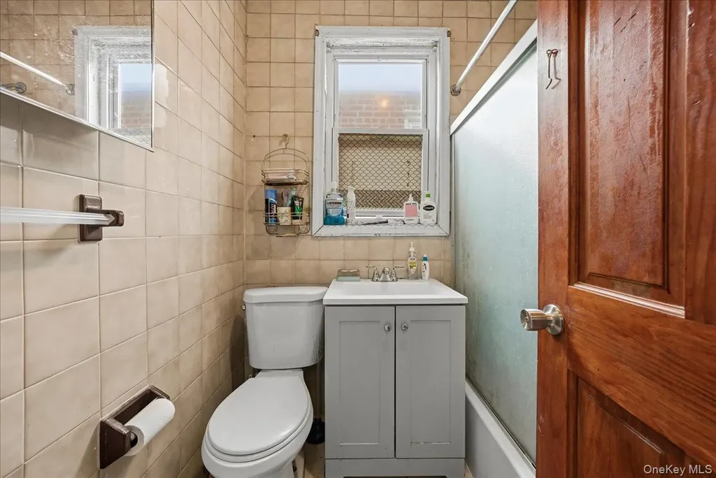 2304 Glebe Avenue Bronx NY 10462