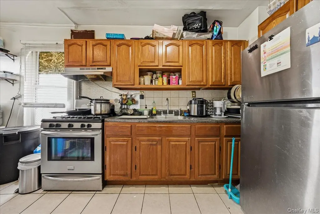 2304 Glebe Avenue Bronx NY 10462