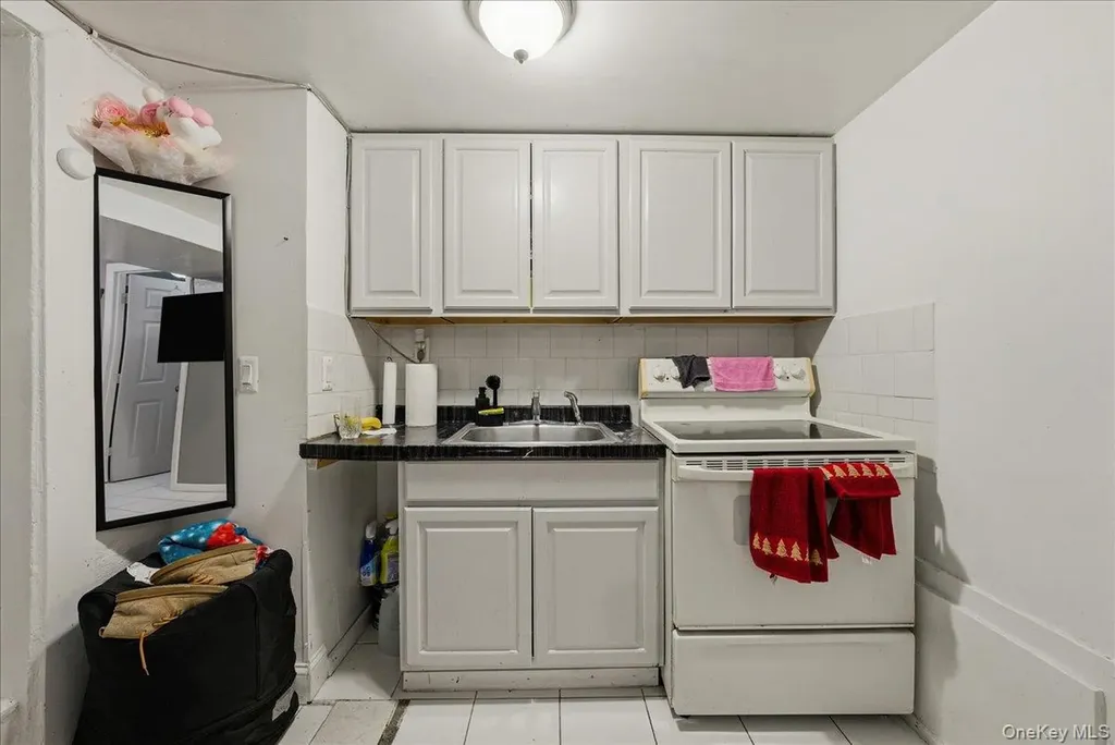 2304 Glebe Avenue Bronx NY 10462
