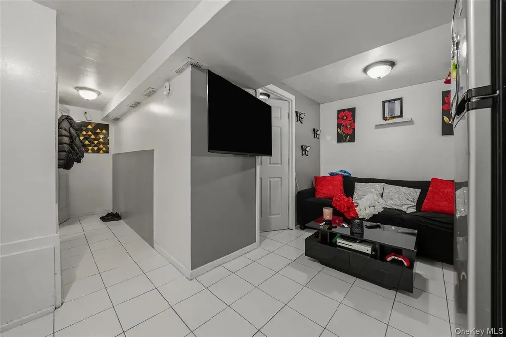2304 Glebe Avenue Bronx NY 10462
