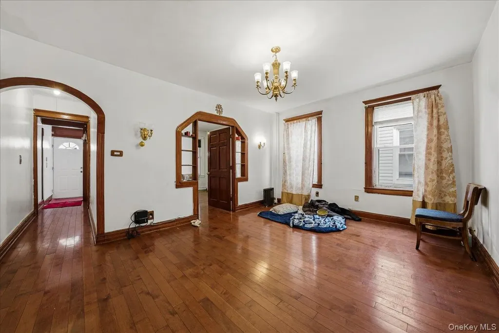 2304 Glebe Avenue Bronx NY 10462