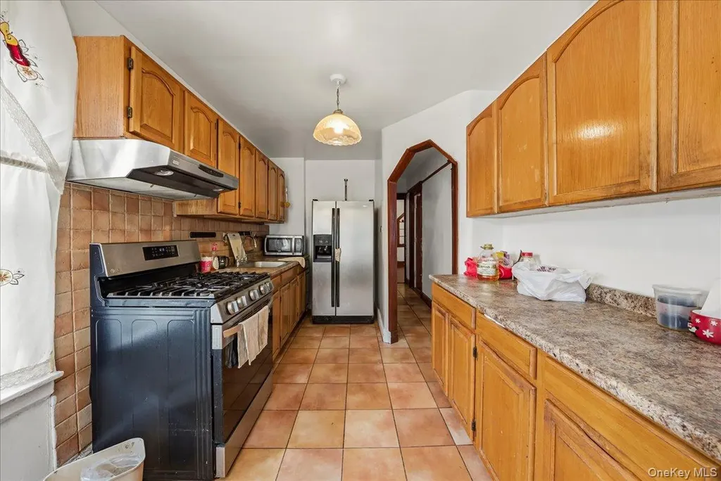 2304 Glebe Avenue Bronx NY 10462