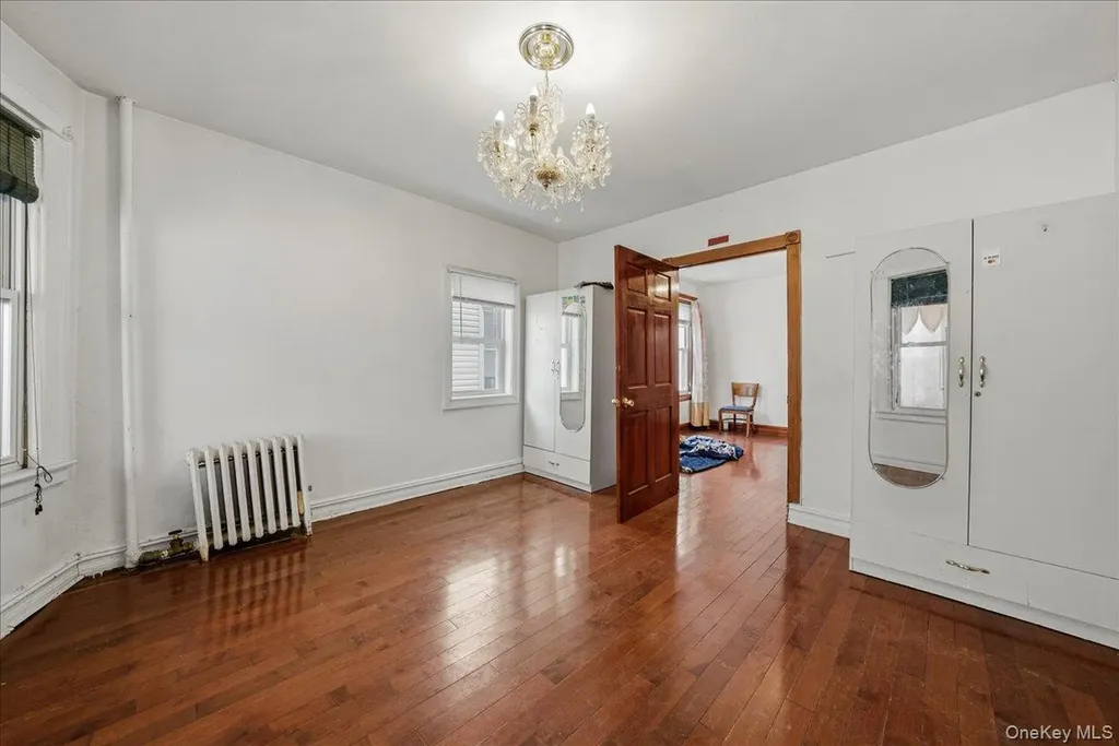 2304 Glebe Avenue Bronx NY 10462