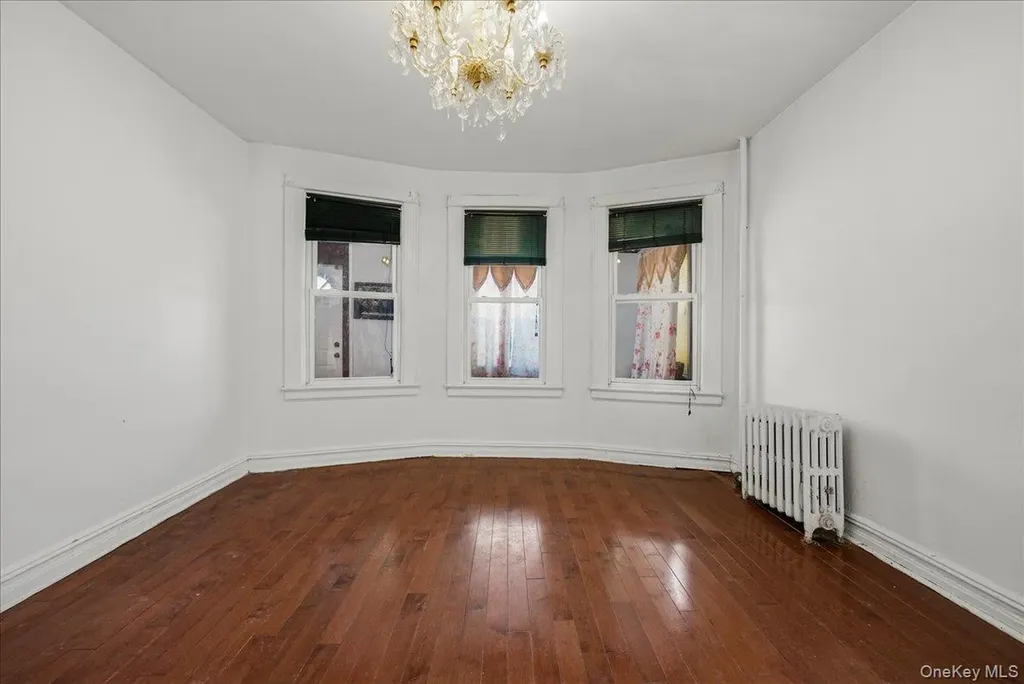 2304 Glebe Avenue Bronx NY 10462