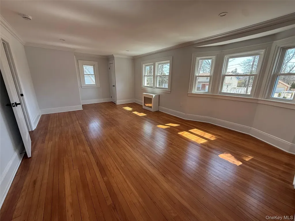 120 Lena Avenue Freeport NY 11520