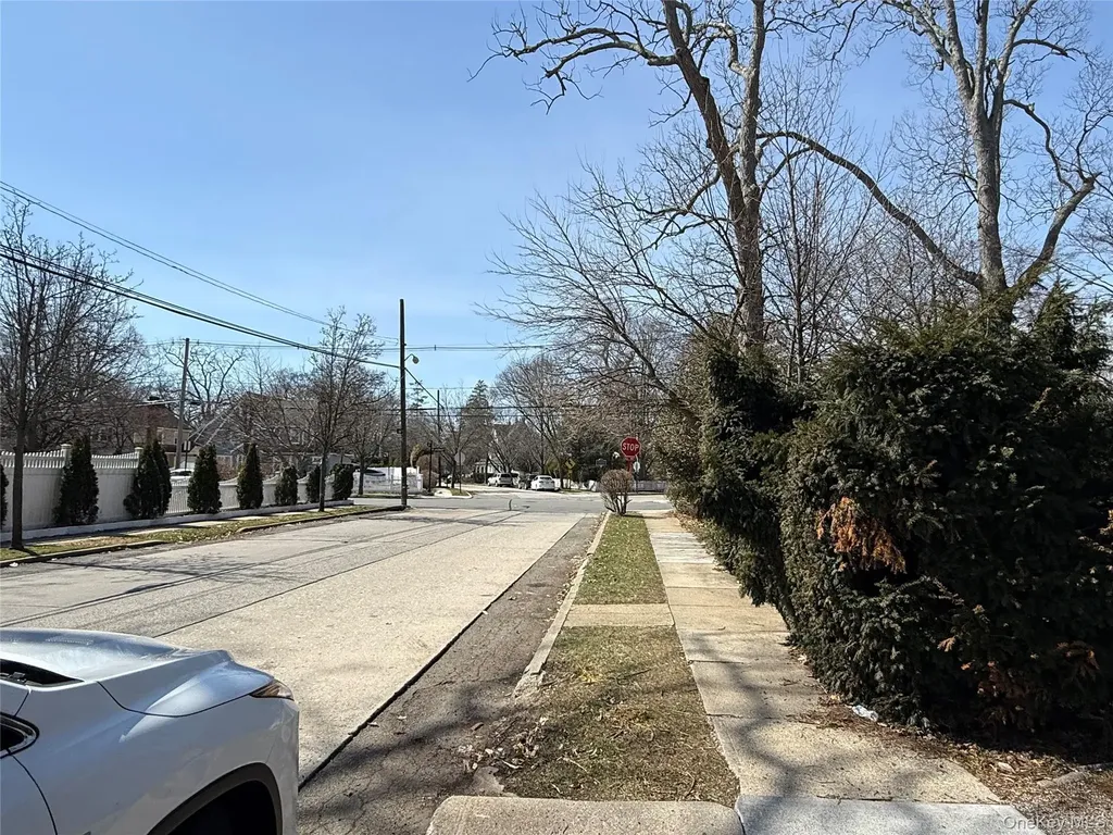 120 Lena Avenue Freeport NY 11520