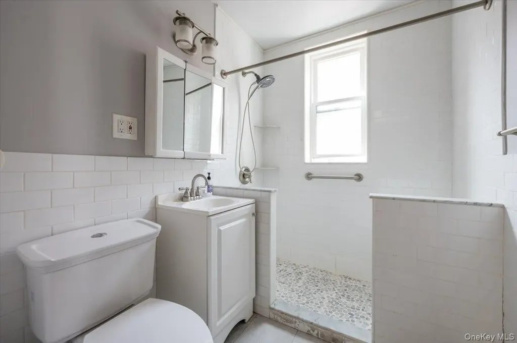 2882 Miles Avenue Bronx NY 10465
