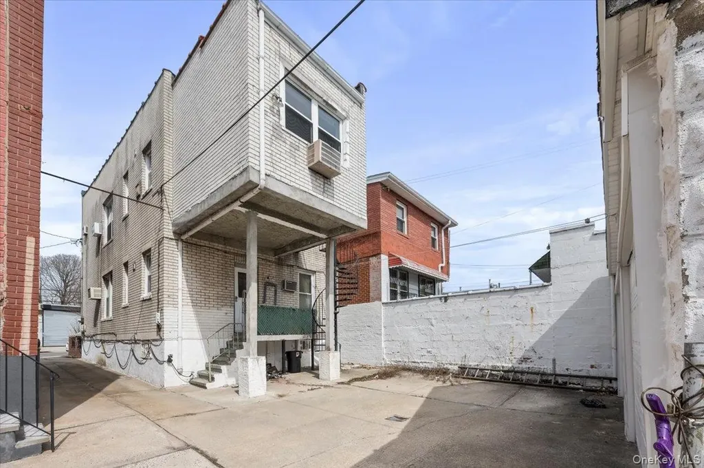 2882 Miles Avenue Bronx NY 10465