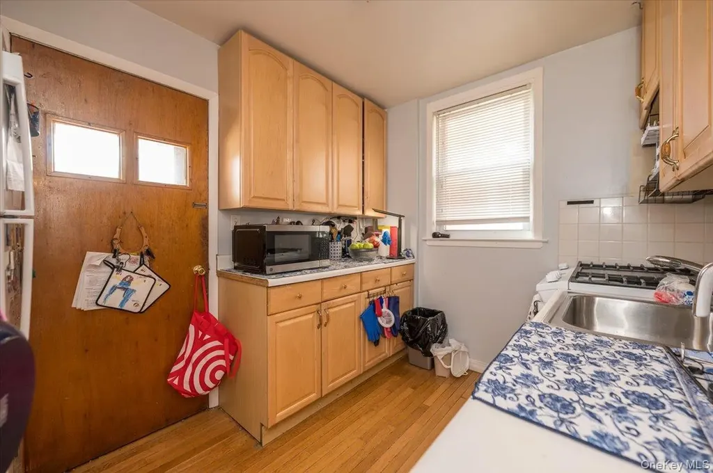2882 Miles Avenue Bronx NY 10465