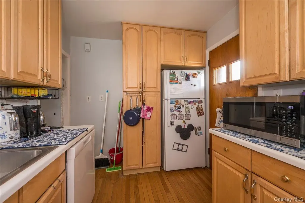 2882 Miles Avenue Bronx NY 10465