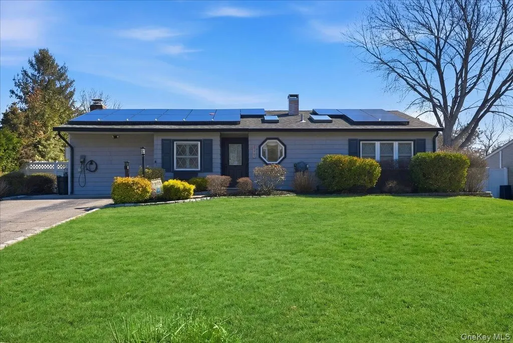 1085 Sipp Avenue Medford NY 11763