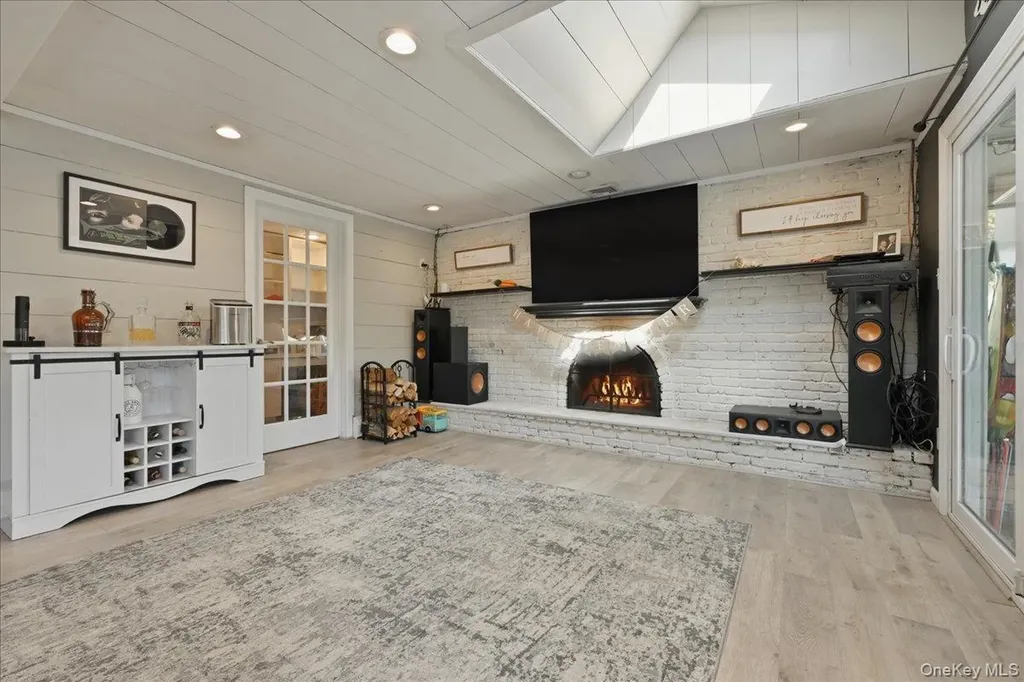 1085 Sipp Avenue Medford NY 11763