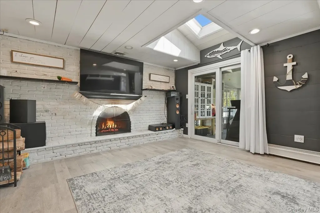 1085 Sipp Avenue Medford NY 11763