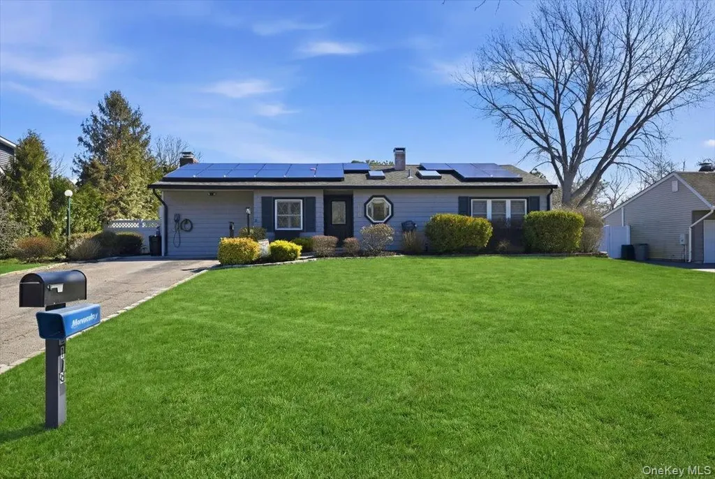 1085 Sipp Avenue Medford NY 11763