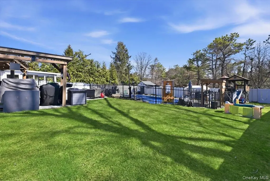 1085 Sipp Avenue Medford NY 11763