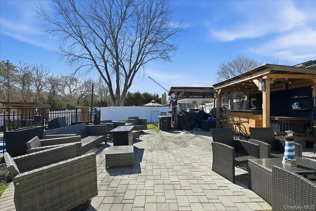 1085 Sipp Avenue Medford NY 11763