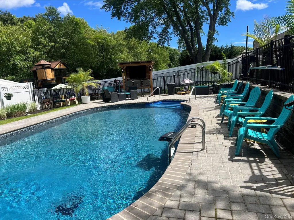 1085 Sipp Avenue Medford NY 11763