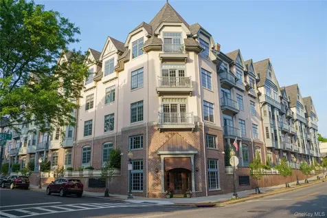 55 1st Street Pelham NY 10803