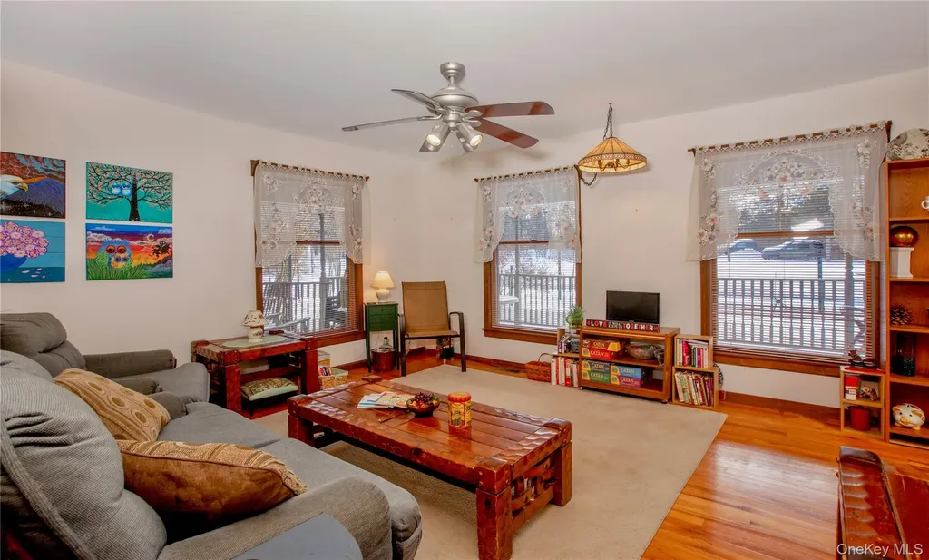 15 Unity Lane New Paltz NY 12561